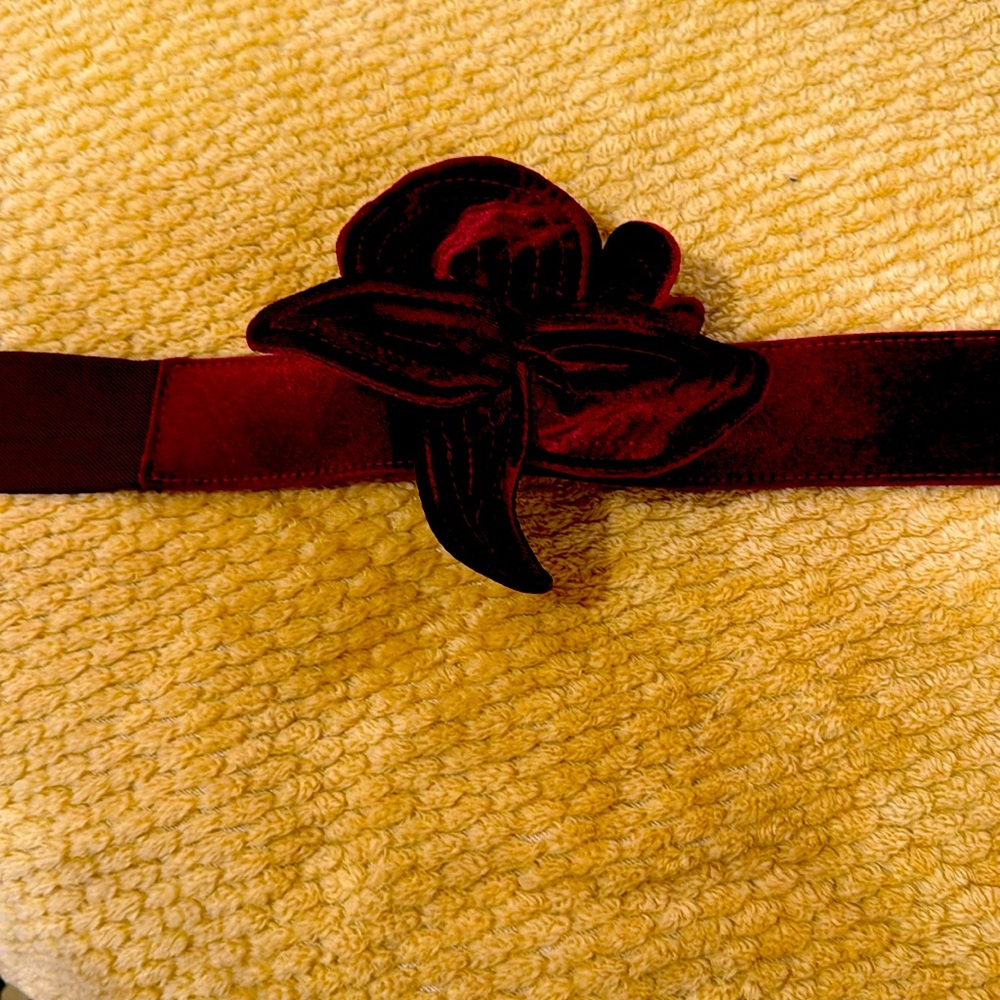 Velvet snap belt
